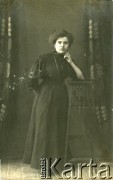 Ok. 1913, Ryga, Cesarstwo Rosyjskie.
Portret Anny Szczepańskiej, matki Walerii Kolorowej.
Fot. NN, zbiory Archiwum Historii Mówionej Ośrodka KARTA i Domu Spotkań z Historią, udostępniła Waleria Korolowa w ramach projektu 