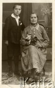 Ok. 1920, Rezekne (Rzeżyca), Republika Łotewska.
Anna Szczepanowska z domu Markowska (1867–1930), babka Walerii Korolowej z wnukiem Henrykiem Surdeko (bratem Walerii Korolowej).
Fot. NN, zbiory Archiwum Historii Mówionej Ośrodka KARTA i Domu Spotkań z Historią, udostępniła Waleria Korolowa w ramach projektu 