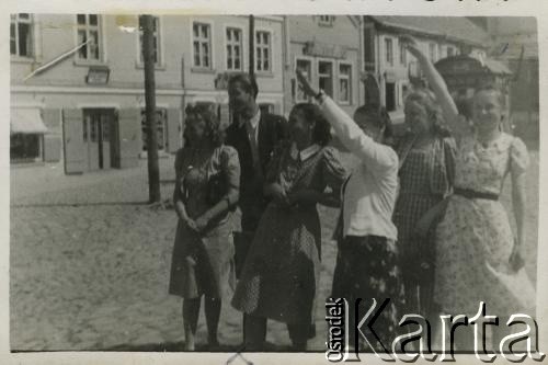 Lipiec 1939, Polska.
Wycieczka szkolna.
Fot. NN, zbiory Archiwum Historii Mówionej Ośrodka KARTA i Domu Spotkań z Historią, udostępniła Waleria Korolowa w ramach projektu 