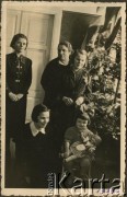 Grudzień 1939, Ryga, Łotwa.
Waleria Korolowa w domu rodzinnym podczas świąt Bożego Narodzenia.
Fot. NN, zbiory Archiwum Historii Mówionej Ośrodka KARTA i Domu Spotkań z Historią, udostępniła Waleria Korolowa w ramach projektu 