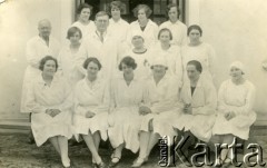 1930, Ogres, Republika Łotewska.
Zdjęcie grupowe pielęgniarek w sanatorium dziecięcym w Ogres.
Fot. NN, zbiory Archiwum Historii Mówionej Ośrodka KARTA i Domu Spotkań z Historią, udostępnił Piotr Łastowski w ramach projektu 