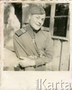 1946, Carnikava k. Rygi, Łotewska SRR, ZSRR.
Piotr Łaptowski w mundurze Armii Radzieckiej w stopniu sierżanta.
Fot. NN, zbiory Archiwum Historii Mówionej Ośrodka KARTA i Domu Spotkań z Historią, udostępnił Piotr Łastowski w ramach projektu 