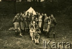 Lata 30., Republika Łotewska.
Obóz harcerski. Fotografia z rodzinnego archiwum Bogumiły Dmuchowskiej (z d. Wróblewskiej).
Fot. NN, zbiory Archiwum Historii Mówionej Ośrodka KARTA i Domu Spotkań z Historią, udostępniła Bogumiła Dmuchowska w ramach projektu 