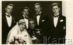 Przed 1939, Republika Łotewska.
Fotografia ślubna. Zdjęcie ze zbiorów Bogumiły Dmuchowskiej (z d. Wróblewskiej).
Fot. NN, zbiory Archiwum Historii Mówionej Ośrodka KARTA i Domu Spotkań z Historią, udostępniła Bogumiła Dmuchowska w ramach projektu 