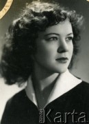Lata 50., Kłajpeda, Litewska SRR, ZSRR.
Portret Reginy Maslowej z d. Petrusewiczowej.
Fot. NN, zbiory Archiwum Historii Mówionej Ośrodka KARTA i Domu Spotkań z Historią, udostępniła Regina Maslowa w ramach projektu 