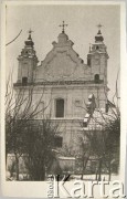 Lata 20./30., Pińsk, woj. poleskie, Polska.
Kościół franciszkański, obecnie katedralny.
Fot. NN, zbiory Archiwum Historii Mówionej Ośrodka KARTA i Domu Spotkań z Historią, udostępniła Ludwika Pawlak w ramach projektu 