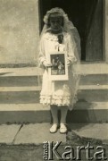 Koniec lat 30., Czortków, woj. tarnopolskie, Polska.
I Komunia Święta Marii Witwickiej.
Fot. NN, zbiory Archiwum Historii Mówionej Ośrodka KARTA i Domu Spotkań z Historią, udostępniła Maria Witwicka w ramach projektu 
