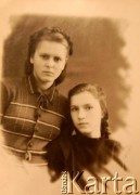 1953, Mohylew, Białoruska SRR, ZSRR.
Nina Romańczuk (z prawej) z koleżanką.
Fot. NN, zbiory Archiwum Historii Mówionej Ośrodka KARTA i Domu Spotkań z Historią, udostępniła Nina Romańczuk w ramach projektu 