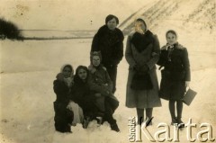 Przed 1939, Zaleszczyki, woj. tarnopolskie, Polska.
Zima w Zaleszczykach.
Fot. NN, zbiory Archiwum Historii Mówionej Ośrodka KARTA i Domu Spotkań z Historią, udostępniła Marii Podolińskiej-Wójt w ramach projektu 