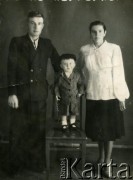 Brak daty, brak miejsca.
Fotografia rodzinna ze zbiorów Anatolego Gałgana.
Fot. NN, zbiory Archiwum Historii Mówionej Ośrodka KARTA i Domu Spotkań z Historią, udostępnił Anatoli Gałgan w ramach projektu 