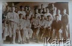 1945, Poznań, Polska.
Grupa żołnierzy w szpitalu wojskowym.
Fot. NN, zbiory Archiwum Historii Mówionej Ośrodka KARTA i Domu Spotkań z Historią, udostępnił Wiktor Bliznia w ramach projektu 