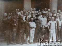 1945, Poznań, Polska.
Grupa żołnierzy w szpitalu wojskowym.
Fot. NN, zbiory Archiwum Historii Mówionej Ośrodka KARTA i Domu Spotkań z Historią, udostępnił Wiktor Bliznia w ramach projektu 