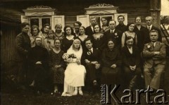 1931, Krasław, Republika Łotewska.
Rodzina Państwa Młodych - Natalii i Stanisława Czamanów.
Fot. NN, zbiory Archiwum Historii Mówionej Ośrodka KARTA i Domu Spotkań z Historią, udostępnił Stanisław Czaman w ramach projektu 