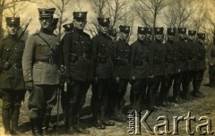 1939-1945, Łotewska SRR.
Stanisław Czaman w wojsku łotewskim, w 1. rzędzie, 2. z prawej.
Fot. NN, zbiory Archiwum Historii Mówionej Ośrodka KARTA i Domu Spotkań z Historią, udostępnił Stanisław Czaman w ramach projektu 