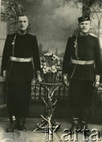 Przed 1918, Petersburg, Cesarstwo Rosyjskie.
Nikita Ałanciew (z prawej), ojciec męża Haliny Rudowicz- Ałanciew.
Fot. NN, zbiory Archiwum Historii Mówionej Ośrodka KARTA i Domu Spotkań z Historią, udostępniła Halina Rudowicz - Alanciewa w ramach projektu 