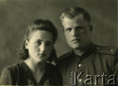 1946, Iwieniec, Białoruska SRR, ZSRR.
Halina Rudowicz-Ałanciewa z mężem Mikołajem Ałanciewem.
Fot. NN, zbiory Archiwum Historii Mówionej Ośrodka KARTA i Domu Spotkań z Historią, udostępniła Halina Rudowicz - Alanciewa w ramach projektu 