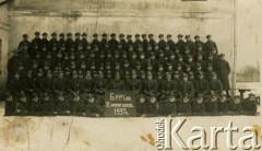 1937, Iwieniec, woj. nowogródzkie, Polska.
Zdjęcie grupowe 6. Pułku Piechoty Legionów 2. kompanii szkolnej.
Fot. NN, zbiory Archiwum Historii Mówionej Ośrodka KARTA i Domu Spotkań z Historią, udostępnili Maria i Leonard Mikuccy w ramach projektu 