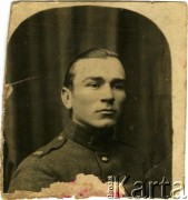 1930, Iwieniec, Polska.
Bronisław Arciszewski, ojciec Marii Mikuckiej.
Fot. NN, zbiory Archiwum Historii Mówionej Ośrodka KARTA i Domu Spotkań z Historią, udostępnili Maria i Leonard Mikuccy w ramach projektu 