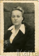 Lata 50., Iwieniec, Białoruska SRR, ZSRR.
Maria Mikucka.
Fot. NN, zbiory Archiwum Historii Mówionej Ośrodka KARTA i Domu Spotkań z Historią, udostępnili Maria i Leonard Mikuccy w ramach projektu 