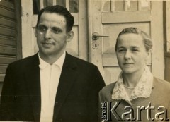 Lata 50., Iwieniec, Białoruska SRR, ZSRR.
Maria i Leonard Mikuccy.
Fot. NN, zbiory Archiwum Historii Mówionej Ośrodka KARTA i Domu Spotkań z Historią, udostępnili Maria i Leonard Mikuccy w ramach projektu 
