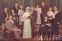 Lata 70., Troki, Litewska SRR, ZSRR.
Ślub Walerego Janczukowicza.
Fot. NN, zbiory Archiwum Historii Mówionej Ośrodka KARTA i Domu Spotkań z Historią, udostępniła Berta Litwinowicz w ramach projektu 