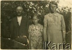 Brak daty, brak miejsca.
Fotografia rodzinna.
Fot. NN, zbiory Archiwum Historii Mówionej Ośrodka KARTA i Domu Spotkań z Historią, udostępniła Janina Kukian w ramach projektu 