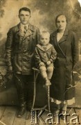 Przed 1939, brak miejsca.
Fotografia rodzinna pochodząca ze zbiorów Anny Bogowicz.
Fot. NN, zbiory Archiwum Historii Mówionej Ośrodka KARTA i Domu Spotkań z Historią, udostępniła Anna Bogowicz w ramach projektu 
