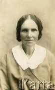 Przed 1939, brak miejsca.
Portret kobiety pochodzący z rodzinnego archiwum Anny Bogowicz.
Fot. NN, zbiory Archiwum Historii Mówionej Ośrodka KARTA i Domu Spotkań z Historią, udostępniła Anna Bogowicz w ramach projektu 