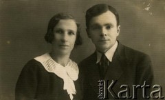 Przed 1939, brak miejsca.
Portret małżonków. Fotografia z rodzinnego archiwum Anny Bogowicz.
Fot. NN, zbiory Archiwum Historii Mówionej Ośrodka KARTA i Domu Spotkań z Historią, udostępniła Anna Bogowicz w ramach projektu 
