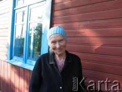 01.08.2009, Dokszyce, Białoruś.
Romualda Żwańska z domu Czerepkowska przed domem.
Fot. wykonana w ramach realizacji projektu 