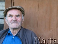 01.08.2009, Dokszyce, Białoruś.
Józef Żwański przed domem.
Fot. wykonana w ramach realizacji projektu 