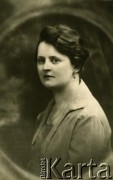 Przed 1939, brak miejsca.
Portret matki Ireny Czubatej.
Fot. NN, zbiory Archiwum Historii Mówionej Ośrodka KARTA i Domu Spotkań z Historią, udostępniła Irena Czubata w ramach projektu 
