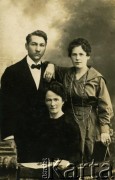 Pocz. XX wieku, brak miejsca.
Fotografia rodzinna ze zbiorów Ireny Czubatej.
Fot. NN, zbiory Archiwum Historii Mówionej Ośrodka KARTA i Domu Spotkań z Historią, udostępniła Irena Czubata w ramach projektu 