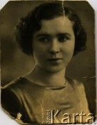 Przed 1939, brak miejsca.
Portret kobiety z rodzinnego archiwum Felicji Błaszkiewicz.
Fot. NN, zbiory Archiwum Historii Mówionej Ośrodka KARTA i Domu Spotkań z Historią, udostępniła Felicja Błaszkiewicz w ramach projektu 