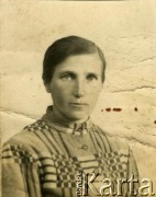 Przed 1939, brak miejsca.
Portret kobiety. Fotografia ze zbiorów prywatnych Tamary Abramowicz.
Fot. NN, zbiory Archiwum Historii Mówionej Ośrodka KARTA i Domu Spotkań z Historią, udostępniła Tamara Abramowicz w ramach projektu 