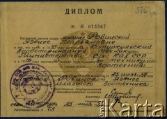 25.06.1959, Koturkuł, Kazachska SRR, ZSRR.
Świadectwo ukończenia przez Jadwigę Rowińską (potem Bobrową) technikum wetenaryjnego.
Zbiory Archiwum Historii Mówionej Ośrodka KARTA i Domu Spotkań z Historią, udostępniła Jadwiga Bobrowa w ramach projektu 