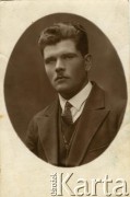 Lata 30., Polska.
Andrzej „Nusik” Jednoróg, brat matki Danuty Turkiewicz, zamordowany w Stanisławowie po wkroczeniu wojsk radzieckich.
Fot. NN, zbiory Archiwum Historii Mówionej Ośrodka KARTA i Domu Spotkań z Historią, udostępniła Danuta Turkiewicz w ramach projektu 
