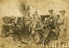 1939, brak miejsca.
Manewry wojskowe. Fotografia z rodzinnego archiwum Stanisława Dąbrowskiego.
Fot. NN, zbiory Archiwum Historii Mówionej Ośrodka KARTA i Domu Spotkań z Historią, udostępniła Stanisława Dąbrowska w ramach projektu 