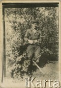 Lata 30-40., brak miejsca.
Żołnierz Wojska Polskiego. Fotografia ze zbiorów rodzinnych Stanisławy Dąbrowskiej.
Fot. NN, zbiory Archiwum Historii Mówionej Ośrodka KARTA i Domu Spotkań z Historią, udostępniła Stanisława Dąbrowska w ramach projektu 