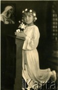 Maj 1938, Tarnopol, Polska.
Halina Terlecka-Dereń u Pierwszej Komunii Świętej.
Fot. NN, zbiory Archiwum Historii Mówionej Ośrodka KARTA i Domu Spotkań z Historią, udostępniła Halina Terlecka-Dereń w ramach projektu 