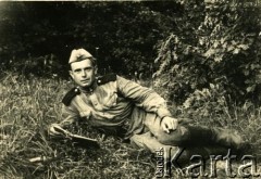 1955, brak miejsca.
Czesław Dereń (mąż Haliny Terleckiej-Dereń) w trakcie służby wojskowej.
Fot. NN, zbiory Archiwum Historii Mówionej Ośrodka KARTA i Domu Spotkań z Historią, udostępniła Halina Terlecka-Dereń w ramach projektu 