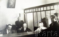 1934, Janów k/Kowna, Republika Litewska.
Pracownicy banku. Od lewej: T. Zenowicz, J. Werejko, Nieławicki, Michniewicz.
Fot. NN, zbiory Archiwum Historii Mówionej Ośrodka KARTA i Domu Spotkań z Historią, udostępniła Izabela Mickiewicz w ramach projektu 