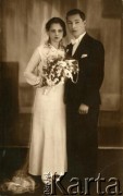 Lata 50., brak miejsca.
Zdjęcie ślubne. Fotografia z archiwum rodzinnego Ireny Jasiulite.
Fot. NN, zbiory Archiwum Historii Mówionej Ośrodka KARTA i Domu Spotkań z Historią, udostępniła Irena Weronika Jasiulite w ramach projektu 
