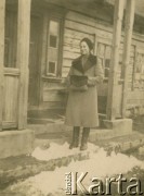 13.04.1946, Iwieniec, Białoruska SRR, ZSRR.
Siostra Jadwigi Achrem – Gertruda Anna, która wyjechała w 1946 roku do Polski, do Wrocławia.
Fot. NN, zbiory Archiwum Historii Mówionej Ośrodka KARTA i Domu Spotkań z Historią, udostępniła Jadwiga Achrem w ramach projektu 