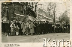 Maj 1962, Połąga (Palanga), Litewska SRR, ZSRR.
Obchody 1-majowe.
Fot. NN, zbiory Archiwum Historii Mówionej Ośrodka KARTA i Domu Spotkań z Historią, udostępniła Krystyna Wanda Kot w ramach projektu 