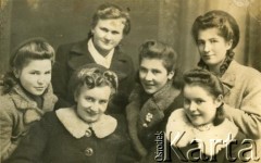 Lata 30., brak miejsca.
Portret kobiet. Zofia Hurko prawdopodobnie druga z lewej.
Fot. NN, zbiory Archiwum Historii Mówionej Ośrodka KARTA i Domu Spotkań z Historią, udostępniła Zofia Hurko w ramach projektu 