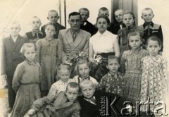 Lata 60., Brzeżany, Ukraińska SRR, ZSRR.
Cecylia Kurylco jako wychowawczyni internatu.
Fot. NN, zbiory Archiwum Historii Mówionej Ośrodka KARTA i Domu Spotkań z Historią, udostępniła Cecylia Kurylco w ramach projektu 