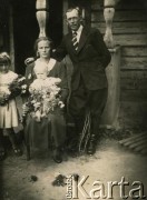 Przed 1939, wieś Tartak, gmina Worniany, woj. wileńskie, Polska.
Rodzice Genowefy Pozlewicz z dziećmi przed domem.
Fot. NN, zbiory Archiwum Historii Mówionej Ośrodka KARTA i Domu Spotkań z Historią, udostępniła Genowefa Pozlewicz w ramach projektu 