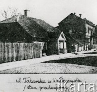 Lata 30., Wołkowysk, woj. białostockie, Polska.
Ulica Tatarska w Wołkowysku.
Fot. NN, zbiory Archiwum Historii Mówionej Ośrodka KARTA i Domu Spotkań z Historią, udostępniła Maria Prońko w ramach projektu 