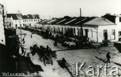 Lata 30., Wołkowysk, woj. białostockie, Polska.
Widok na rynek w Wołkowysku.
Fot. NN, zbiory Archiwum Historii Mówionej Ośrodka KARTA i Domu Spotkań z Historią, udostępniła Maria Prońko w ramach projektu 